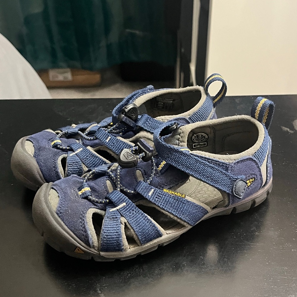 Keen Newport H2 Kids Size 12 Trail Hiking Water Sport Sandals Blue Shoes